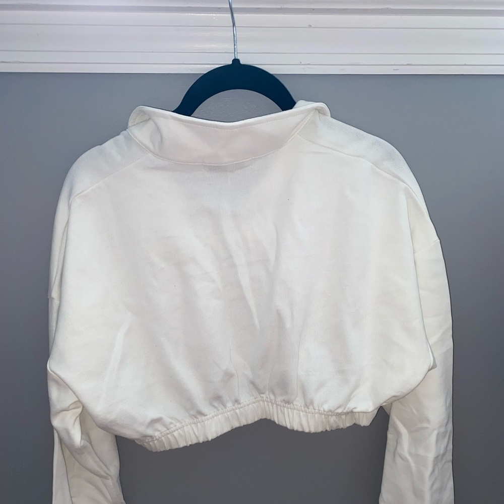 Adika - Glyde Front Zip Cropped Top - Picture 2 of 5